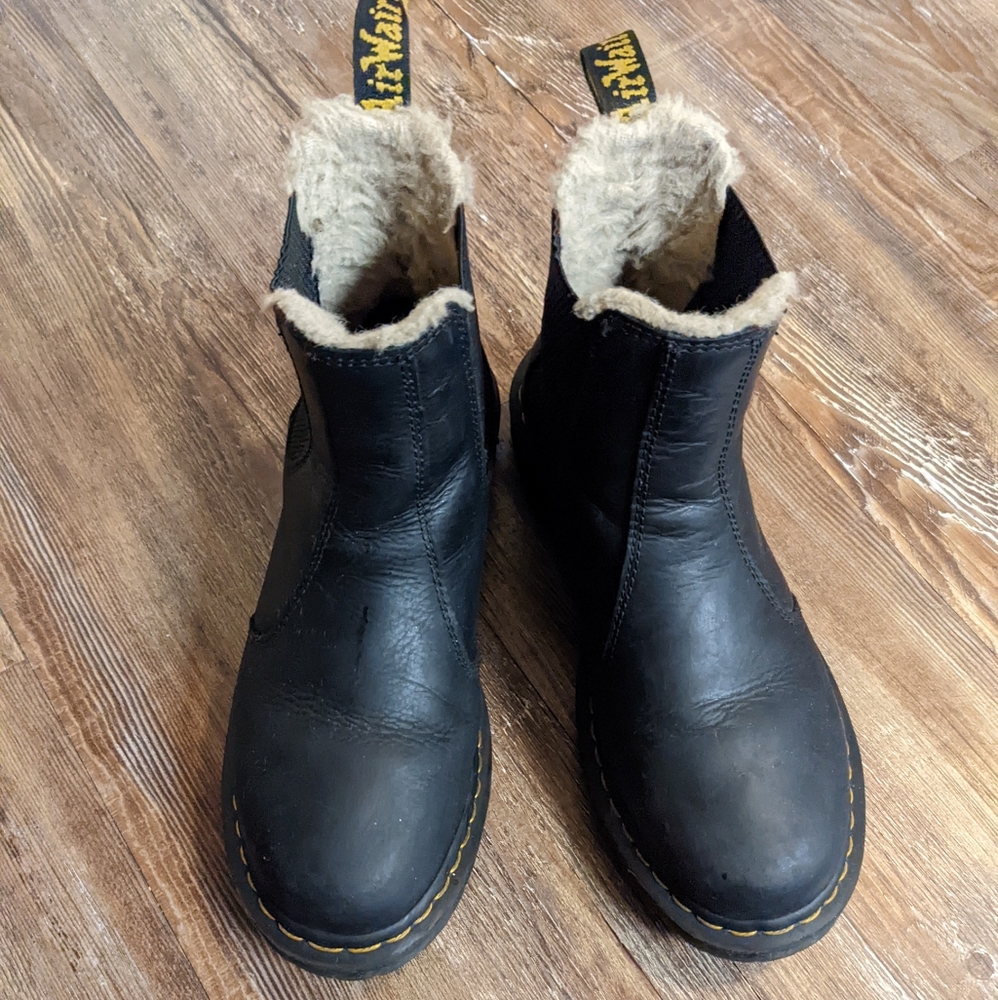 Dr. Martens 2976 Faux Fur Lined Chelsea Boots Women's 9